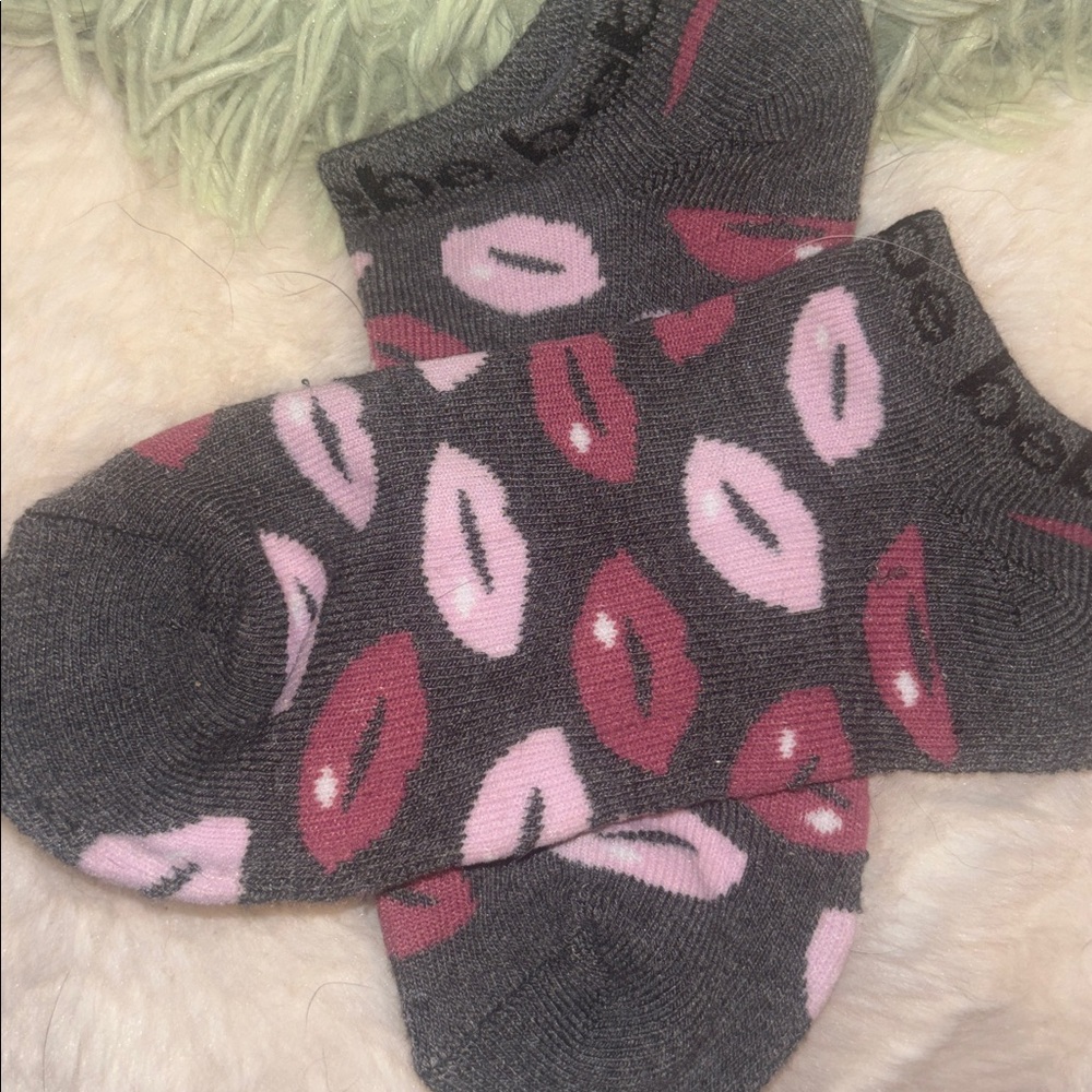 New Bebe Charcoal and Pink Kiss Pattern Socks
